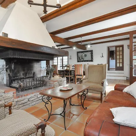 Cozy In With Private Swimming Pool, Be Inside Or Outside Holiday home