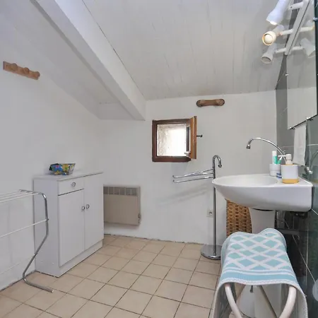 Cozy In With Private Swimming Pool, Be Inside Or Outside *